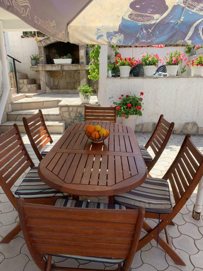 באר Apartments Ljiljana מראה חיצוני תמונה